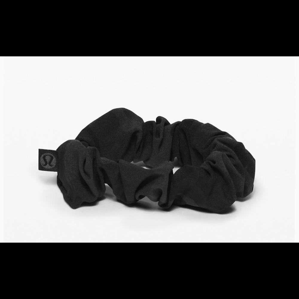 2 Lululemon scrunchies